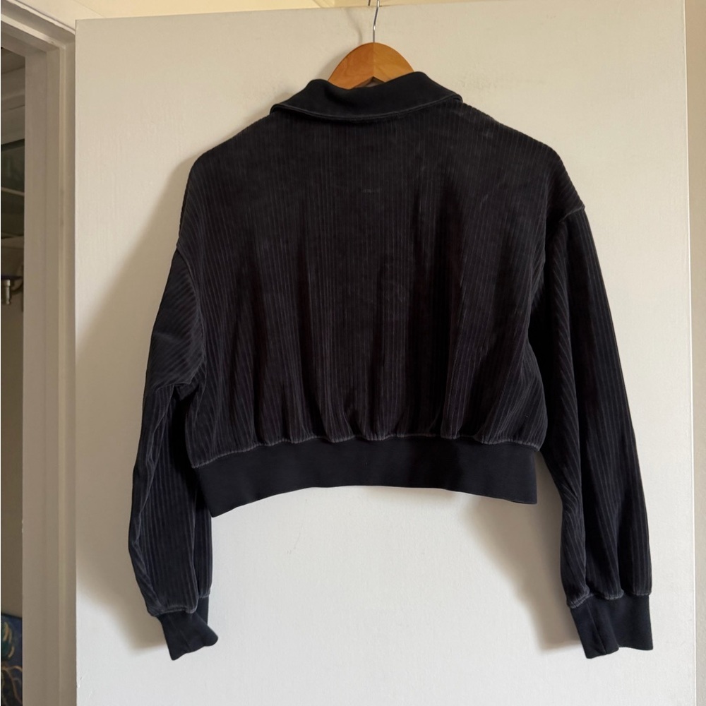 Nike Sportswear Black Velour Cropped 1/4 Zip Long Sleeve Collared Top size Small - Picture 8 of 11
